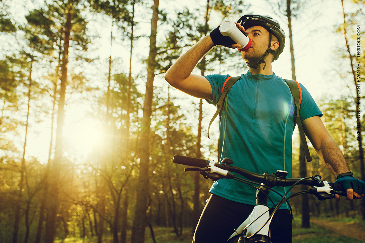 Sportdrank op de fiets: wat moet je drinken?